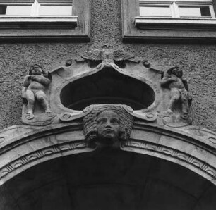 'Eleonorenschule'; Darmstadt, Julius-Reiber-Straße 1, Wilhelm-Leuschner-Straße 12
