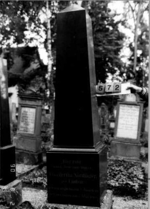Grabstein 572