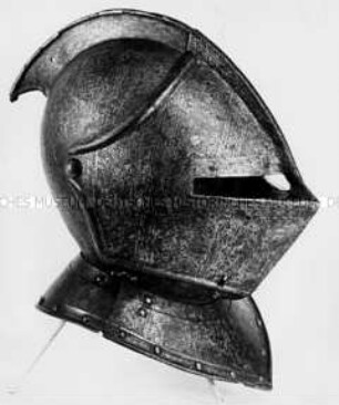 Geschlossener Helm
