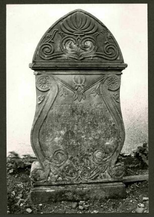 alter Friedhof. Grabstein, Anf. 19. Jh.