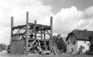 Markersdorf. Windmühle an der Bahnlinie