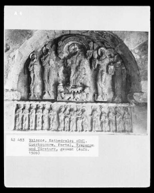 Christus mit Evangelistensymbolen und Engeln