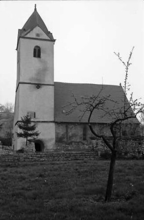 Neudenau: St. Gangolf-Kapelle von der Seite