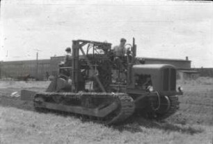 Funktionsmuster des Drängrabenbaggers B 740
