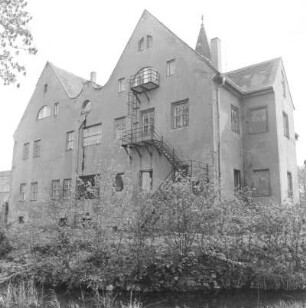 Belgershain. Schloss (um 1600, Umbau um 1800). Hauptgebäude. Rückseite über den Schlossgraben