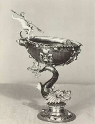 Schälchen mit Neptun und Delphin