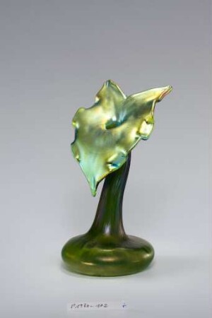 Vase mit Distelzweigdekor