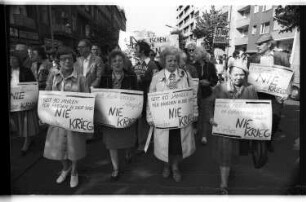 Kleinbildnegative: Friedensdemonstration, Wittenbergplatz, 1981