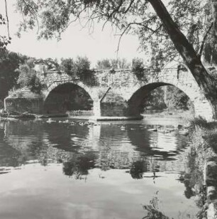 Jena-Burgau. Alte Saalebrücke (E. 15. Jh., Zerstörung 1945). Ansicht vom rechten Ufer