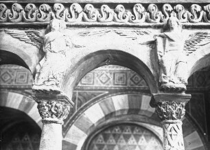Hildesheim, St. Michael, ehem. Benediktiner-Klosterkirche, Nordwest-Querhausarm, Chorschranke, Ausschnitt