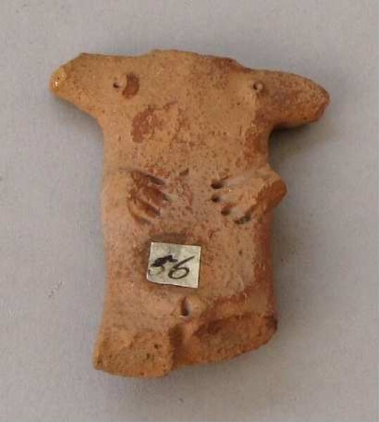 Figurine en argile (fragment)