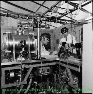 Laseranlage des Instituts für Neutronenphysik und Reaktortechnik (INR)