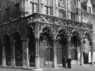 Arkaden der Tuchhallen, Mecheln, Flandern, Belgien
