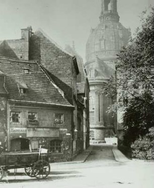 Salzgasse : Dresden, Salzgasse, Blick nach Westen gegen die Frauenkirche, um 1930