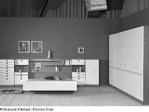Schlafzimmer (Modell 379)