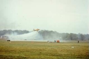 Prüfung der Querverteilung am Landwirtschaftsflugzeug Z 37