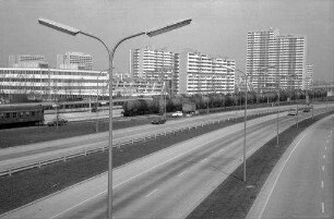 München: Autobahn am S-Bahnhof Olympia[stadion]