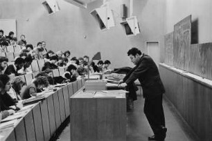 In einem Hörsaal der Karl-Marx-Universität