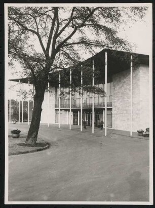 Stadthalle, Mülheim an der Ruhr Umbau: Ansicht Eingang Kassenhalle