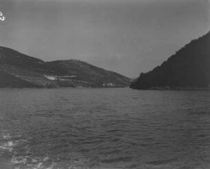 Landschaft : Blick über das Wasser zum Festland hin.