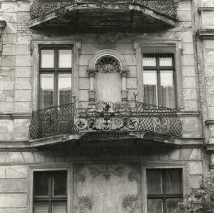 Cottbus, Karlstraße 95. Wohnhaus (E. 19. Jh.). Balkon (1. OG)