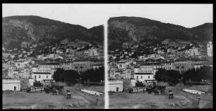 Blick auf Häuser von Villefranche-sur-Mer : Mittelmeerreisen. Blick auf Häuser von Villefranche-sur-Mer. Ansicht mit Kutschen am Hafen