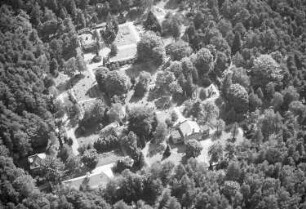 Dresden-Neustadt, Marienallee. Nordfriedhof (ehemaliger Garnisionsfriedhof; 1901 eröffnet). Luftbild-Schrägaufnahme nach Südosten