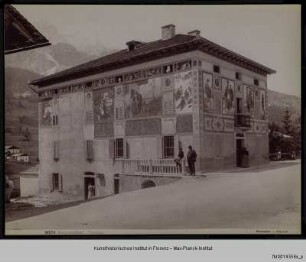 Fassadenmalerei mit Allegorien, Porträts und Genreszenen