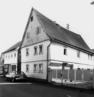 Rosbach vor der Höhe, Nieder-Wöllstädter Straße 6