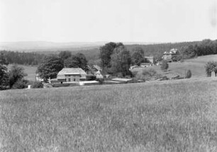 Markneukirchen-Wernitzgrün. Ortsansicht. Blick vom Friedhof