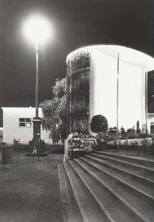 Blick zum Konzertpavillon