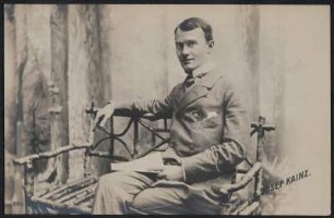 Porträt Josef Kainz (1858-1910; Schauspieler). Fotografie (Weltpostkarte mit gedrucktem Namenszug), verlegt von Julius Weisz in Wien. Um 1900