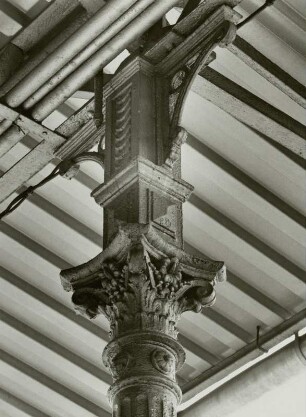 Döbeln Hauptbahnhof, Säule