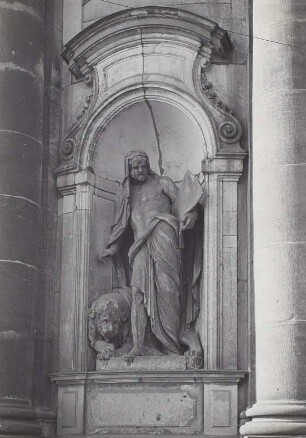 Dresden, Hofkirche : Dresden-Altstadt. Katholische Hofkirche. Ostseite rechts vom Haupteingang, 1. Nische (Untergeschoss). St. Markus Evangelista, Sandstein
