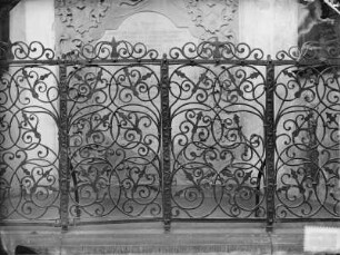 Gitterwerk vor dem Epitaph des Vizekanzlers Hermann Vultejus
