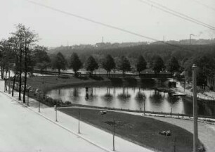 Rodewisch, Stadtteilansicht : Rodewisch. Stadtteilansicht mit Gondelteich und Sportplatz