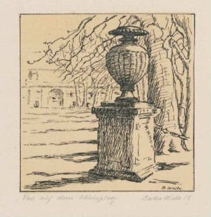 Vase auf dem Schlossplatz