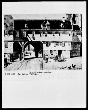 Blick durch das Torhaus der ehemaligen Deutschordensgebäude in Marburg