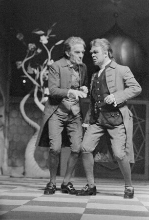 Szenenbilder aus "Die beiden Geizigen", Komische Oper von André-Ernest-Modets Grétry. Gastspiel des Opernstudios der Staatsoper Berlin im Theater der Freundschaft Berlin 1957