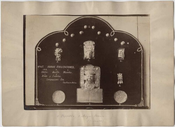 Goldobjekte (No. 47 Varias Civilizaciones (Idolos, Anillo, Monedas, Arete, Cuentas) Composicion: Oro Classificacion Batres)