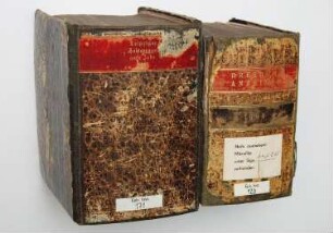 Zwei gebunde Jahrgänge. Leipziger Zeitungen von 1810 und Dresdner Anzeiger von 1808 : Beschädigte gebundenen Zeitungsbände. Zwei gebunde Jahrgänge. Leipziger Zeitungen von 1810 und Dresdner Anzeiger von 1808. Dresden SLUB: Eph.hist.171 und Eph.hist.120