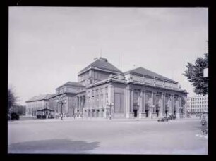 Deutsches Opernhaus (auch: Städtische Oper), Berlin: Ansicht von Süden (Negativ zu Inv. Nr. TBS 019,27)