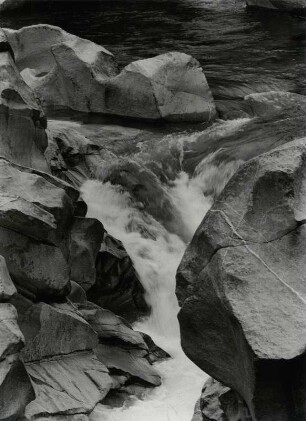 Bergbach im Tessin