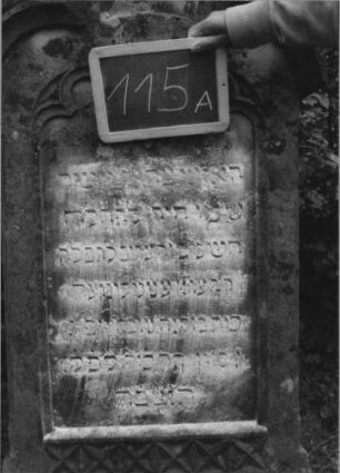Grabstein 115 (Index: 100081335) Zustand: noch stehend Maße HxBxT: 165x68x30 cm: Grabstein 115A
