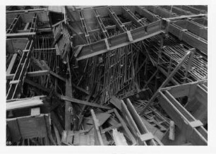 Industrie-Kraftwerk. Baustelle Wiederaufbau Kühlturm 7 : Lauta (Niederlausitz). Industrie-Kraftwerk. Baustelle Wiederaufbau Kühlturm 7