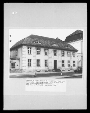 Militärgebäude