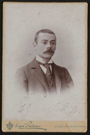 Portrait von Leopold von Andrian, Halbprofil, Blick nach rechts, mit Widmung