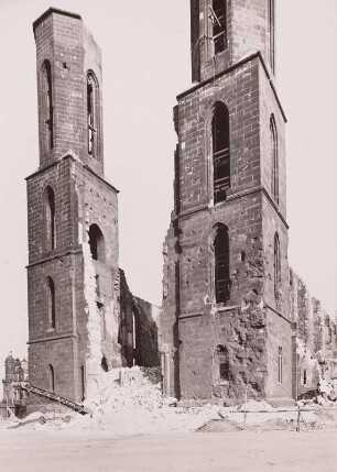Dresden, Sophienkirche, Türme nach Abbruch der Westwand vom Postplatz aus