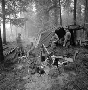 Fernmeldeübung der in der Neureuter Kaserne stationierten Luftwaffen-Fernmeldeabteilung 121.