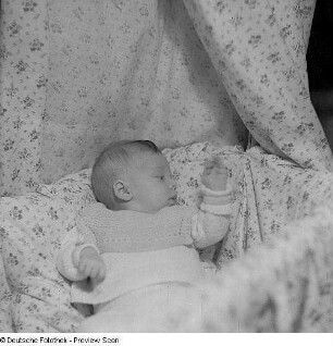 Porträt einer Mutter mit Baby